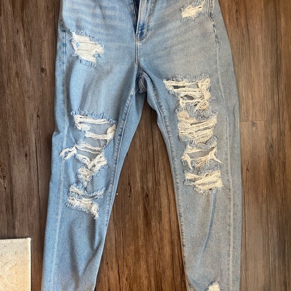 American Eagle Mom Jeans - Picture 3 of 5